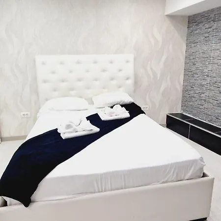 Elegant 3 Bedrooms, Wifi Free Holiday home *