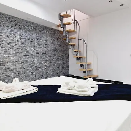 Elegant 3 Bedrooms, Wifi Free *